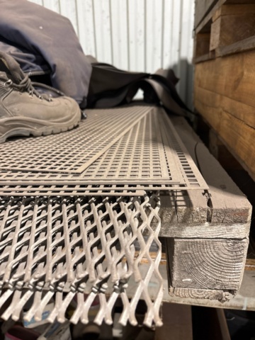 1546135-11 Pallet racking and various materials