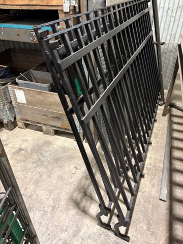 1546135-17 Pallet racking and various materials