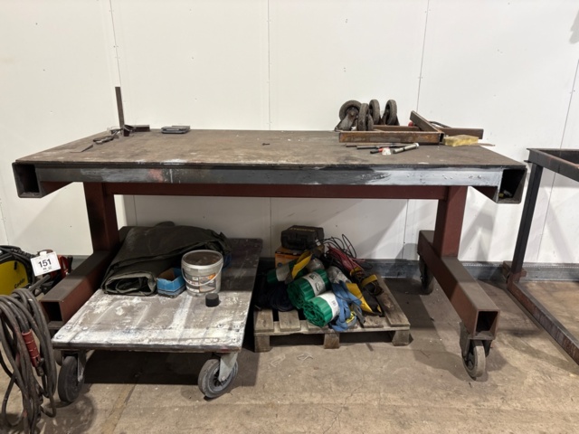1546137-2 Work table / welding table on wheels 2 pcs