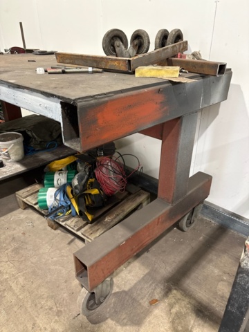 1546137-3 Work table / welding table on wheels 2 pcs