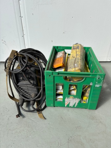 1546153-2 Svets med svetspinnar - ESAB Buddy Arc 180