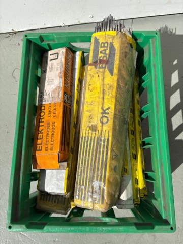 1546153-6 Svets med svetspinnar - ESAB Buddy Arc 180