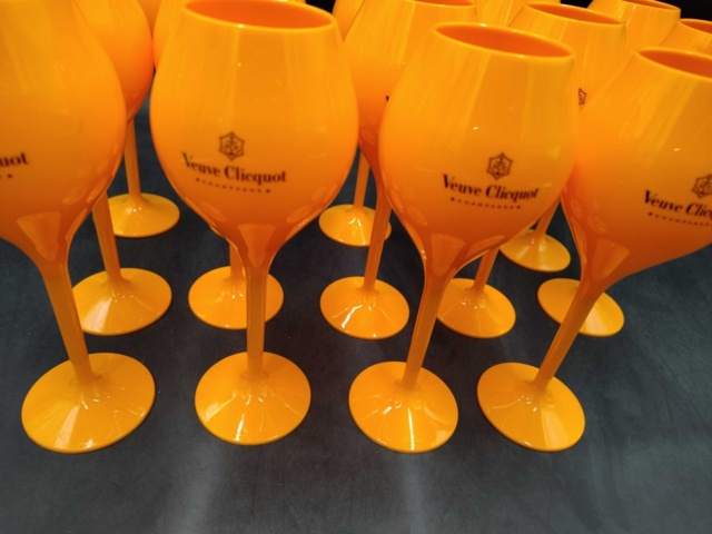 1571384-2 Champagneglas, 13 st - Veuve Clicquot, orange plast, 21 cm