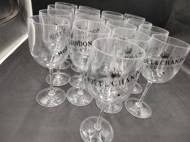 1571387-2 Champagneglas, 17 st - Moët & Chandon, transparent plast, 22 cm