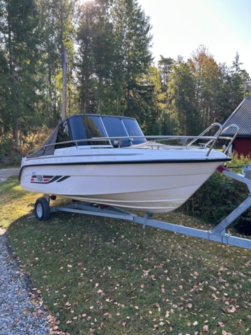 1488730-1 HR 480 BR with Honda 80 hp – very sparingly used