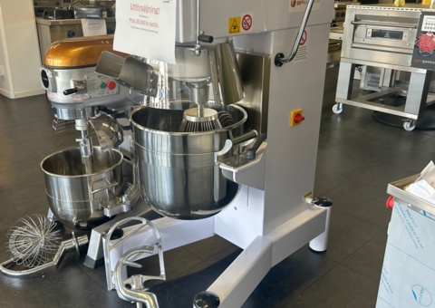 Disposal of commercial kitchen equipment from wholesaler