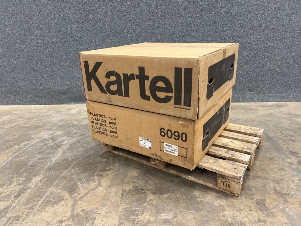 1570931-1 2 st Puffar, Kartell