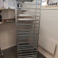 1485672-6 Stand on wheels for plates/trays - Nordic Ware