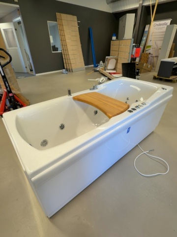 1529946-3 Massage bathtub - Neptune