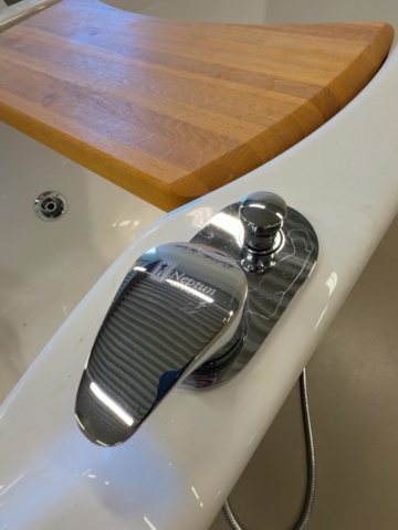1529946-10 Massage bathtub - Neptune