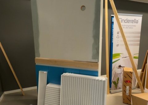 Butiksinredning – skåp med hyllsystem och perforerade paneler