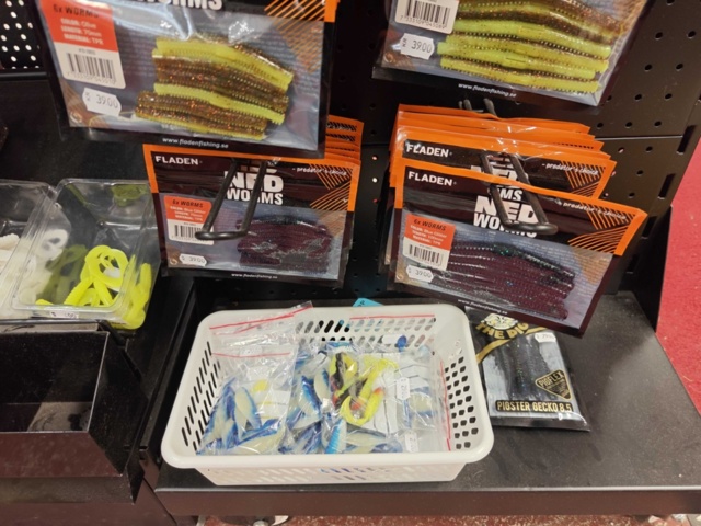 1485682-16 Soft lures and storage bags - Savage Gear, Fladen, etc.
