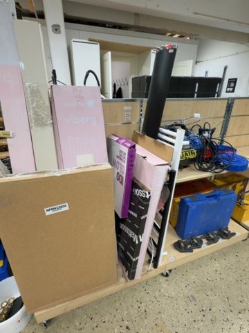 1529957-5 Shop interior design – 3 shelving systems