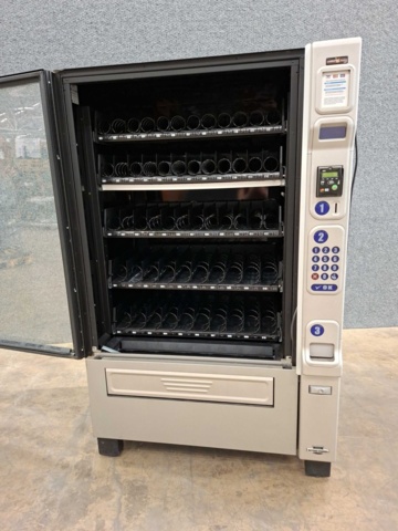 1571536-3 Varuautomat, Crane Merchandising Systems