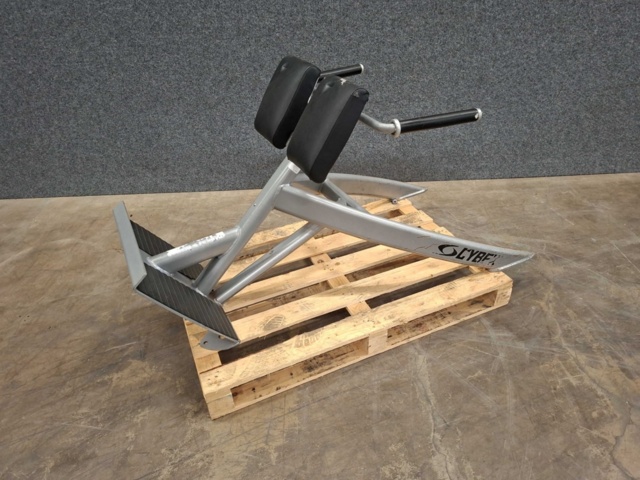 1571539-1 Ryggresningsbänk / Back extension, Cybex