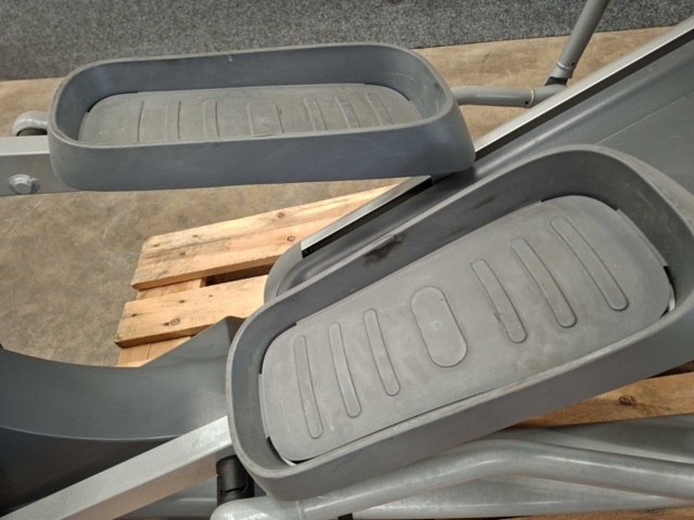 1571541-9 Crosstrainer Precor EFX576i