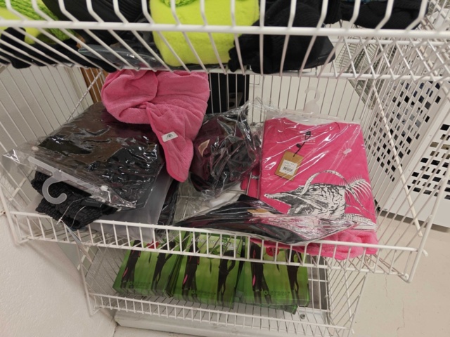 1485724-4 Lot of clothes, shoes, etc.