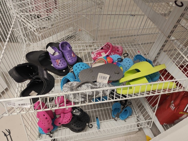 1485724-9 Lot of clothes, shoes, etc.
