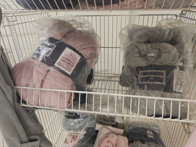 1485724-12 Lot of clothes, shoes, etc.