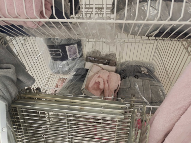 1485724-13 Lot of clothes, shoes, etc.