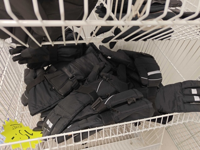 1485724-16 Lot of clothes, shoes, etc.