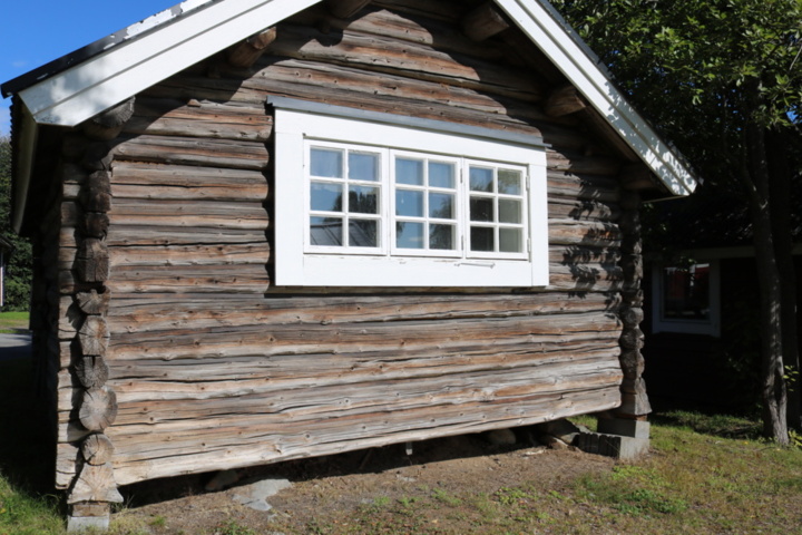 1515197-6 Log cabin ready to move out (Kullen 7)