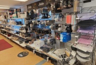 1485737 Lot of kitchenware and kitchen equipment