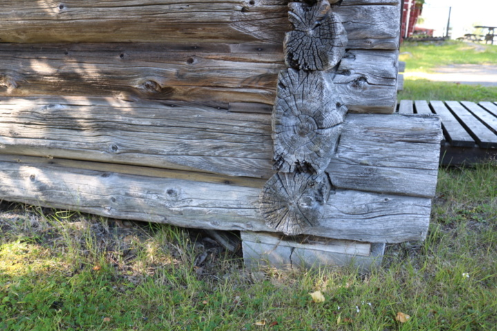 1515197-27 Log cabin ready to move out (Kullen 7)