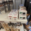 1485737-20 Lot of kitchenware and kitchen equipment