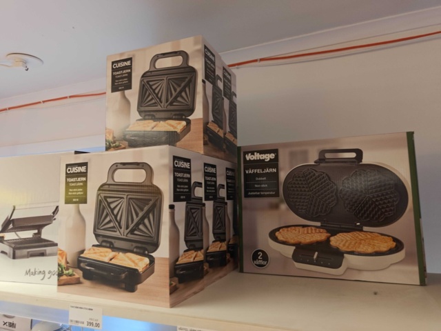 1485737-41 Lot of kitchenware and kitchen equipment