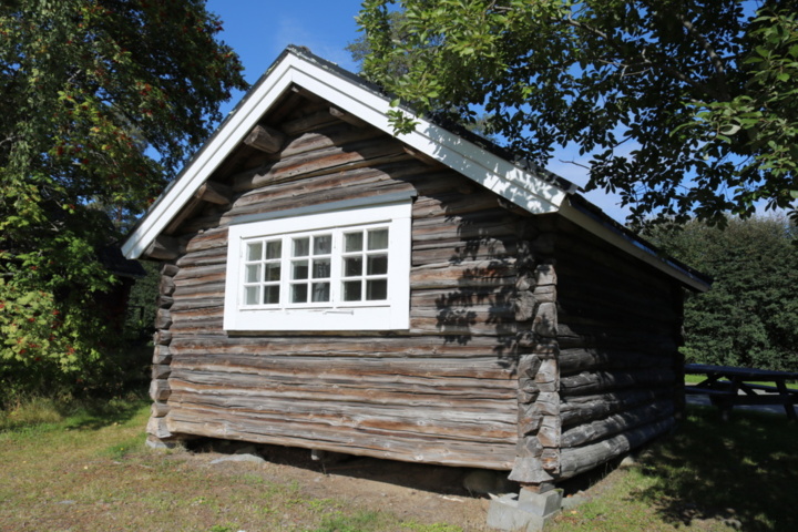 1515197-61 Log cabin ready to move out (Kullen 7)