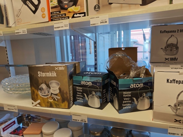 1485737-49 Lot of kitchenware and kitchen equipment