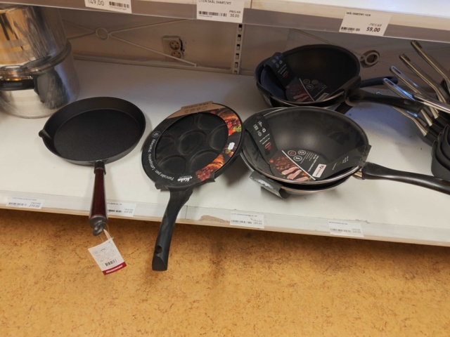1485737-55 Lot of kitchenware and kitchen equipment