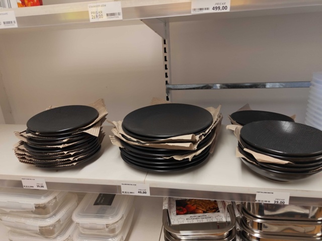 1485737-62 Lot of kitchenware and kitchen equipment