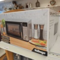 1485737-72 Lot of kitchenware and kitchen equipment