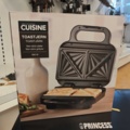 1485738-4 Collection of smaller kitchen appliances - Voltage, Champion, etc