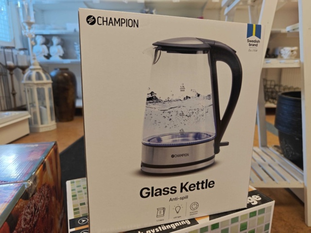 1485738-10 Collection of smaller kitchen appliances - Voltage, Champion, etc