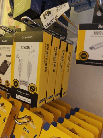 1485745-4 Mobile accessories - Tekmee, Smartline, Philips, Celly and others.