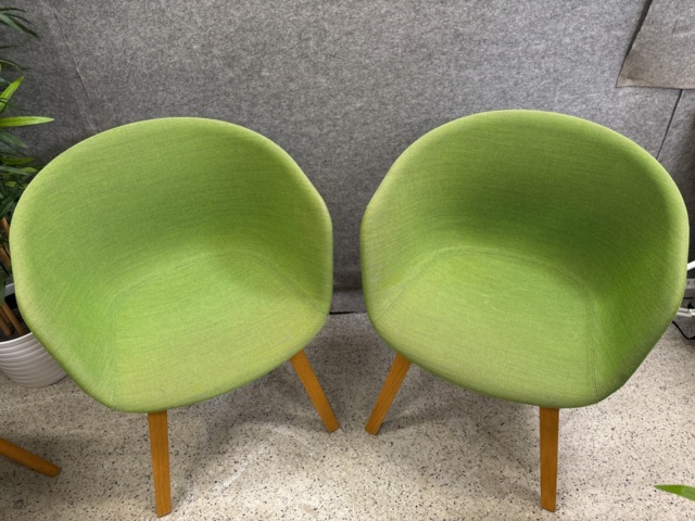 1546158-12 Collection of tables, chairs and plastic plants
