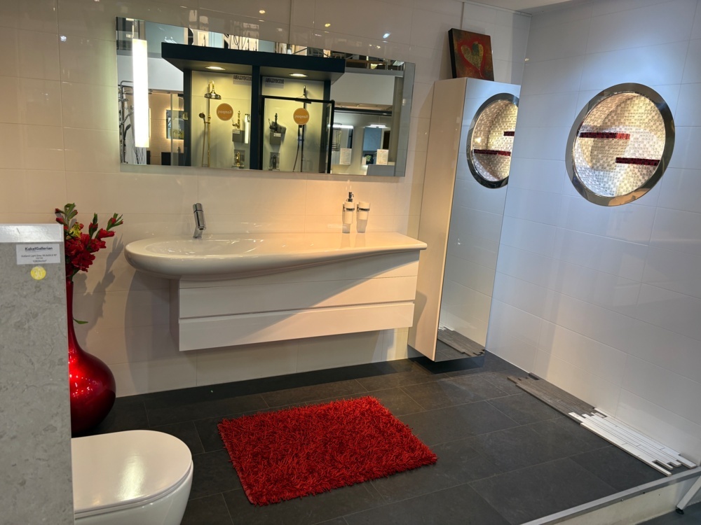 1571628-1 Bathroom furniture, 4 parts - Laufen Ilbagno Alessi ONE, 160 cm, lighting