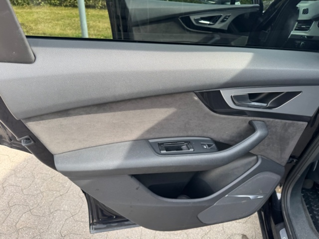 1406062-42 Audi Q7 7-Seater 3.0 TDI V6 quattro TipTronic, 272hp, 2018