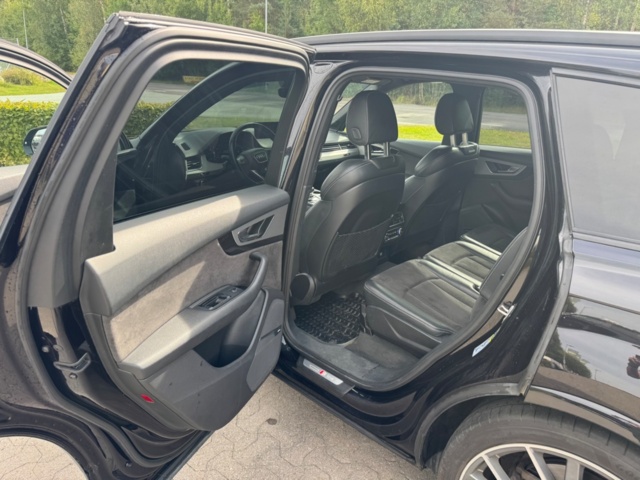 1406062-41 Audi Q7 7-Seater 3.0 TDI V6 quattro TipTronic, 272hp, 2018