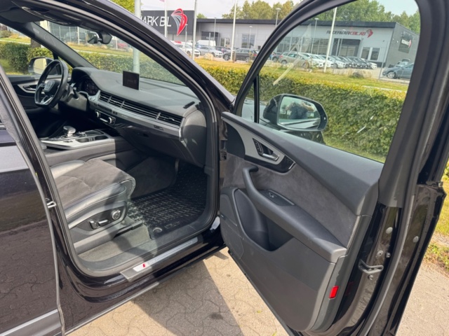 1406062-47 Audi Q7 7-Seater 3.0 TDI V6 quattro TipTronic, 272hp, 2018