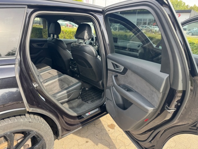 1406062-50 Audi Q7 7-Seater 3.0 TDI V6 quattro TipTronic, 272hp, 2018
