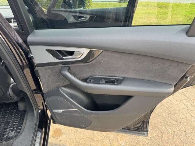 1406062-53 Audi Q7 7-Seater 3.0 TDI V6 quattro TipTronic, 272hp, 2018