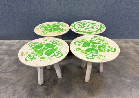 4 round tables