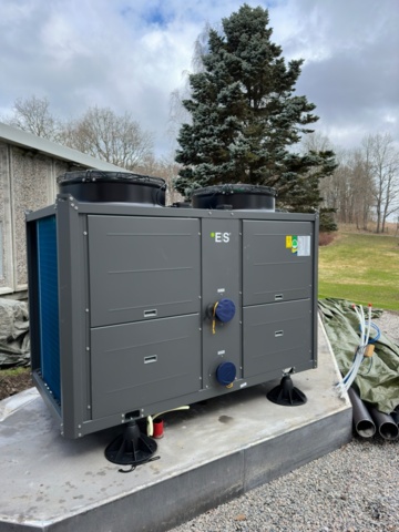 1571646-3 90 kW Air/Water Heat Pump – Unused for industry and larger properties – P61