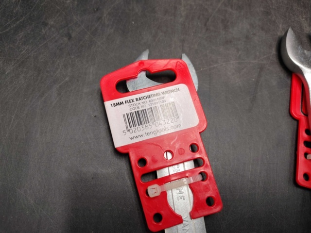 1571647-7 U-ringspärrnycklar, 4 st - TengTools, 18 mm, ledbar ring, spärrfunktion