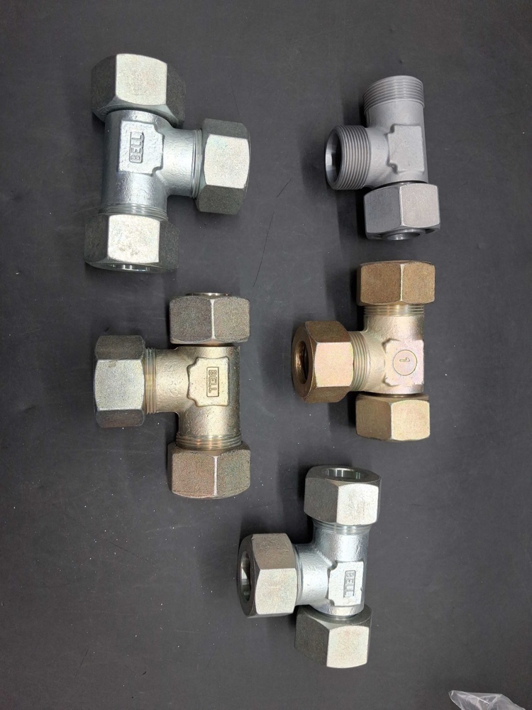 1571660-2 Hydraulic T-couplings and angle couplings - mixed dimensions