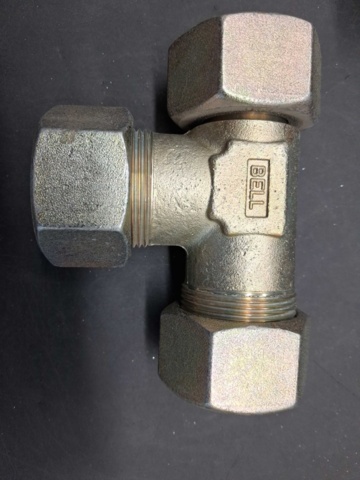 1571660-3 Hydraulic T-couplings and angle couplings - mixed dimensions
